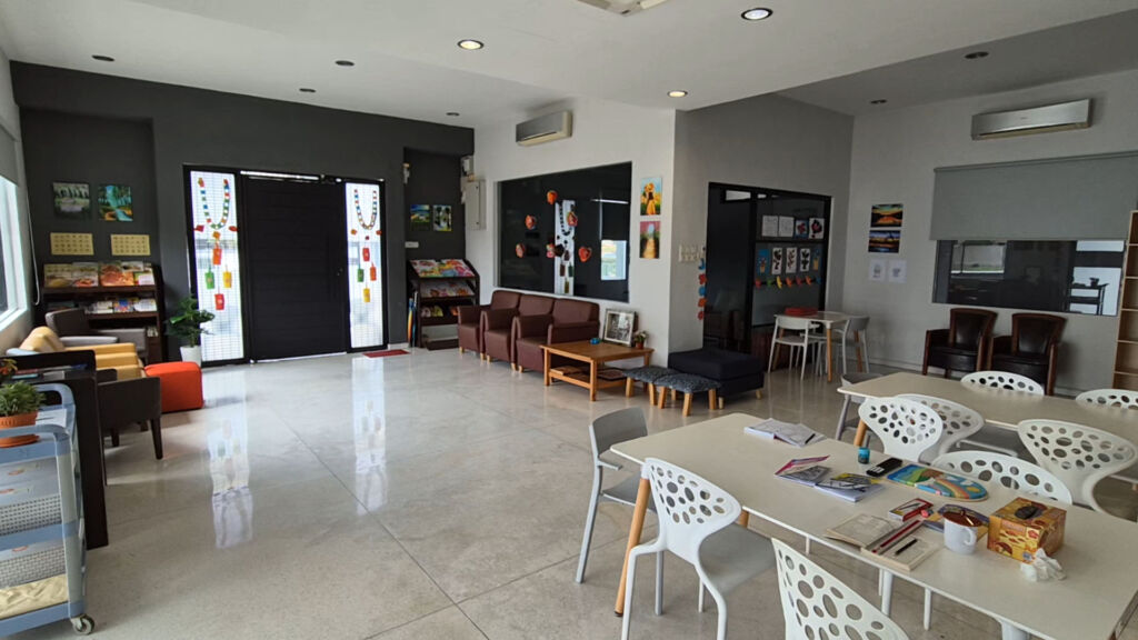 Living area at Oretha's Senior Daycare Picture of the living area at Oretha's Senior Daycare in SS3, Petaling Jaya. The area is decorated with arts and crafts beautifully made by the seniors themselves.