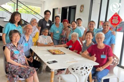 Seniors celebrate Chinese New Year by tossing 'yee sang'